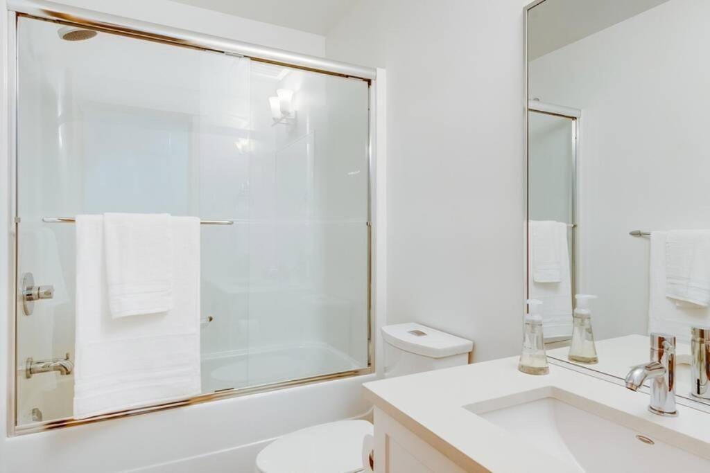 Cedar Hill Sunlit Stay - Bright Spacious & Modern 維多利亞 外观 照片
