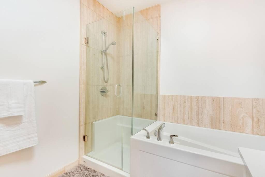 Cedar Hill Sunlit Stay - Bright Spacious & Modern 維多利亞 外观 照片