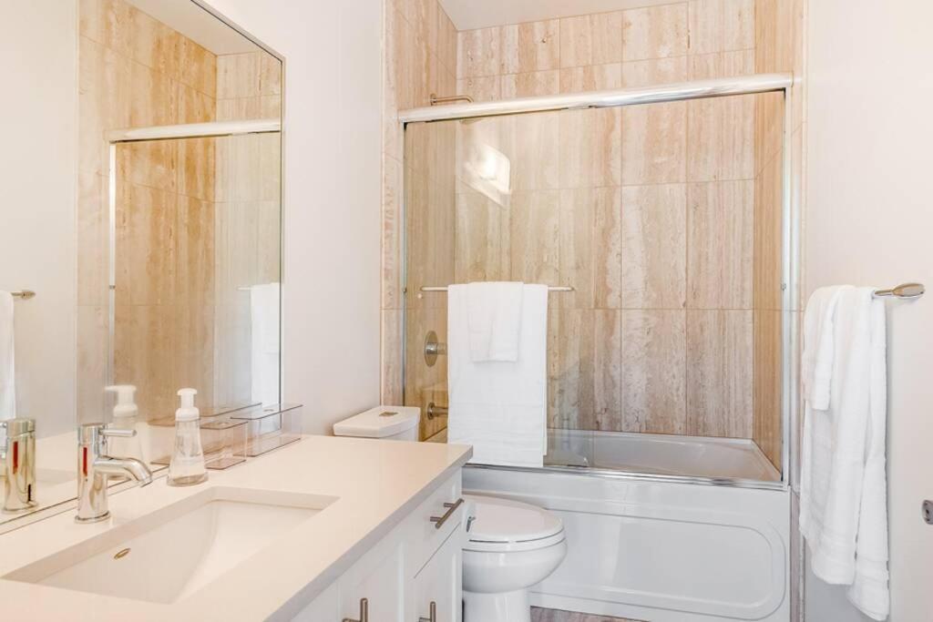 Cedar Hill Sunlit Stay - Bright Spacious & Modern 維多利亞 外观 照片